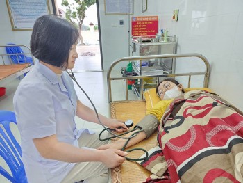 Thanh Hóa: Phó trạm trưởng y tế phường tận tâm với nghề