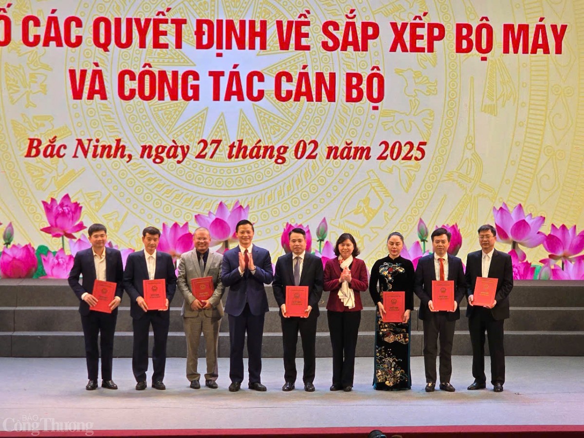 Bắc Ninh công bố các quyết định sắp xếp tổ chức bộ máy Bắc Ninh công bố các quyết định sắp xếp tổ chức bộ máy