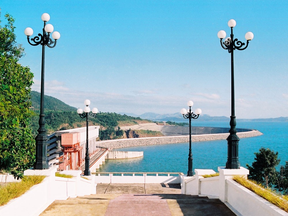 Ialy, 25 năm phát triển cùng đất nước Ialy, 25 năm phát triển cùng đất nước