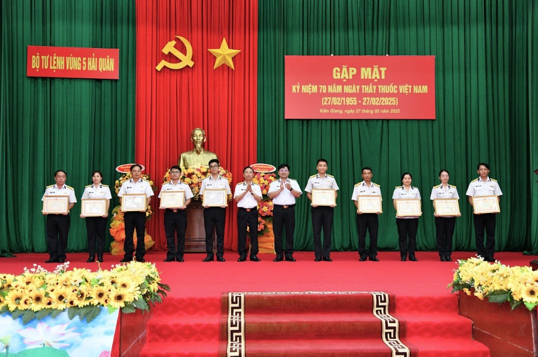 Vùng 5 Hải quân gặp mặt nhân Ngày Thầy thuốc Việt Nam
