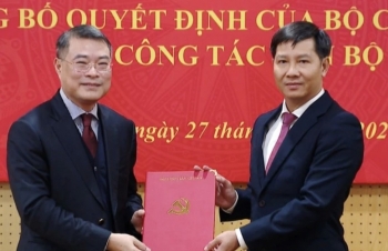 Tin nhân sự 27/2: Điều động Phó Trưởng Ban Tổ chức Trung ương; Bắc Ninh, Đồng Nai bổ nhiệm lãnh đạo các sở
