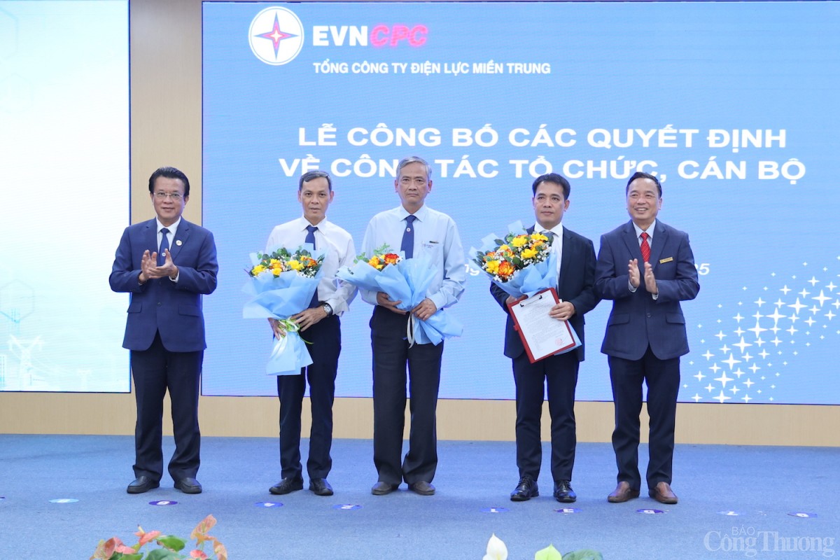 Lãnh đạo EVNCPC trao quyết định điều động, bổ nhiệm Phó Trưởng Ban Tổ chức và Nhân sự EVNCPC Nguyễn Hùng Việt và điều động cán bộ của hai Ban về nhận nhiệm vụ tại Cơ quan EVNCPC Lãnh đạo EVNCPC trao quyết định điều động, bổ nhiệm Phó Trưởng Ban Tổ chức và Nhân sự EVNCPC Nguyễn Hùng Việt và điều động cán bộ của hai Ban về nhận nhiệm vụ tại Cơ quan EVNCPC