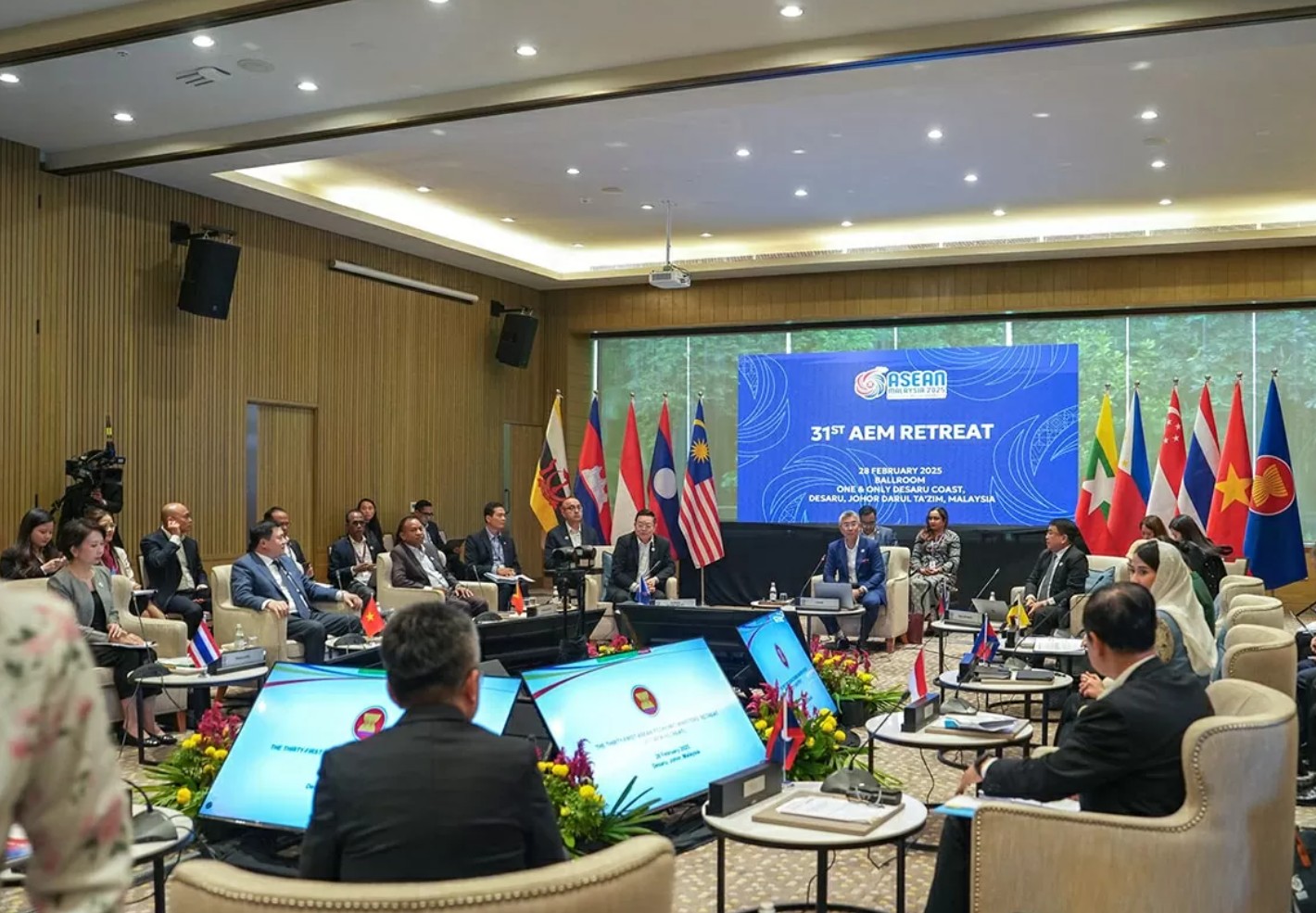 Hội nghị Bộ trưởng Kinh tế ASEAN hẹp lần thứ 31 Hội nghị Bộ trưởng Kinh tế ASEAN hẹp lần thứ 31