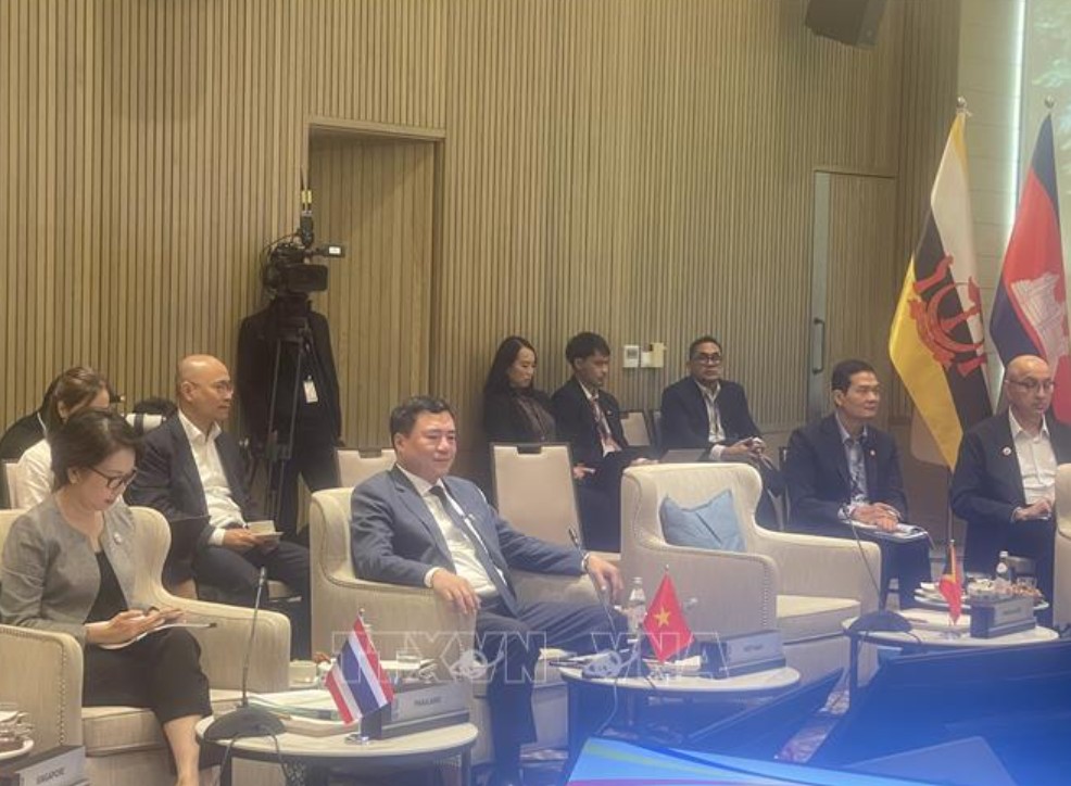 Hội nghị Bộ trưởng Kinh tế ASEAN hẹp lần thứ 31 Hội nghị Bộ trưởng Kinh tế ASEAN hẹp lần thứ 31