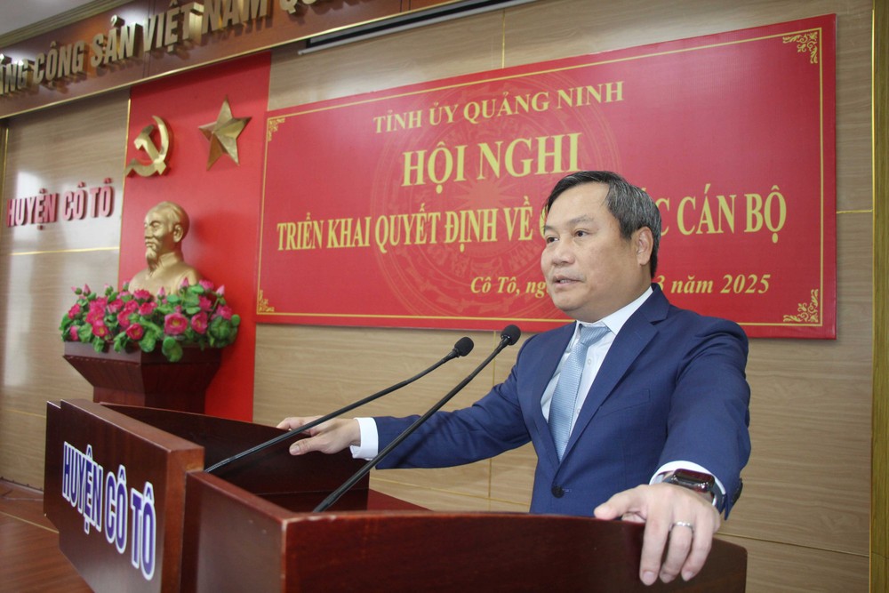 undefined Bí thư Tỉnh ủy Quảng Ninh Vũ Đại Thắng phát biểu tại hội nghị. Ảnh: TTTTVH huyện Cô Tô