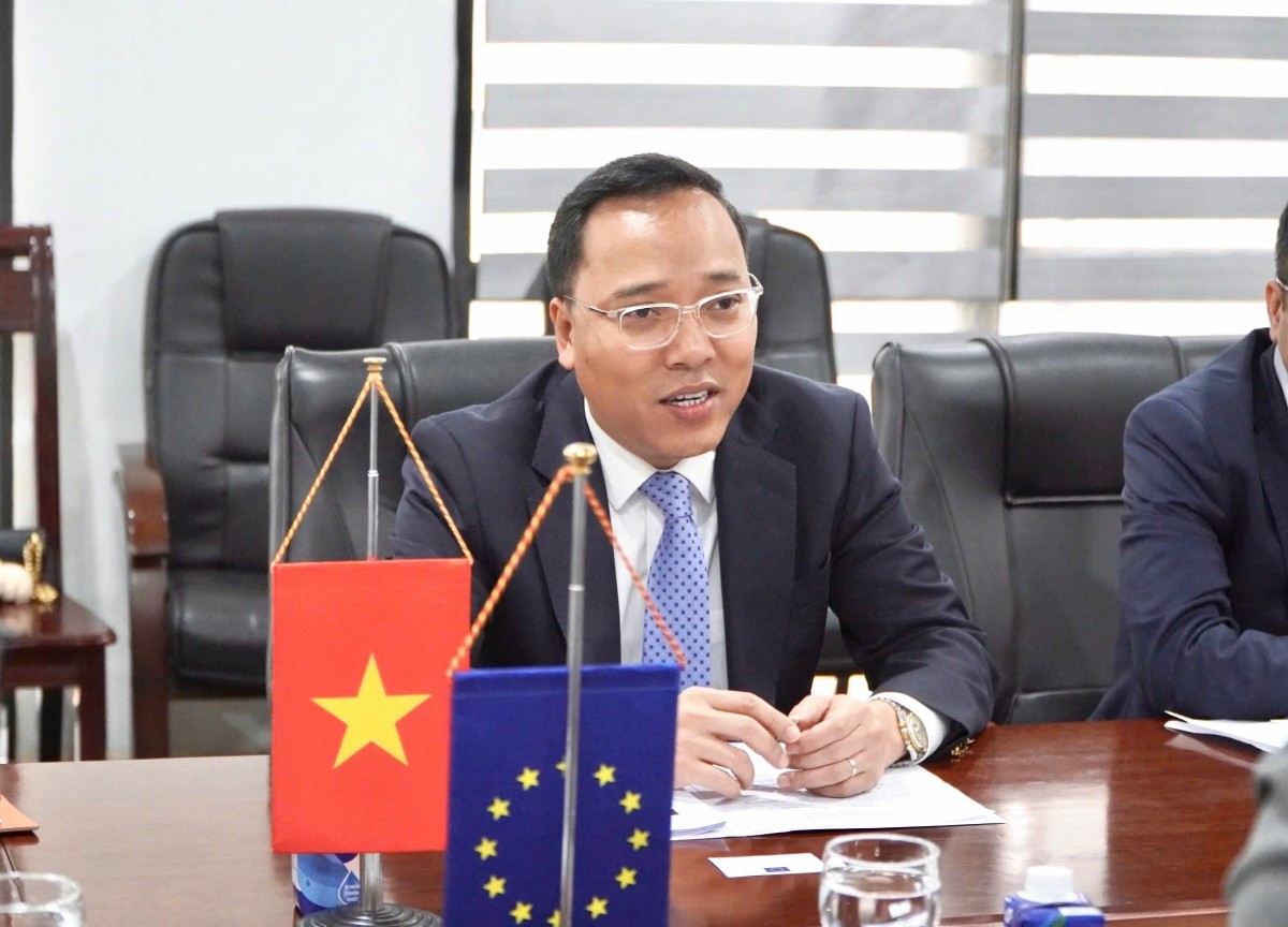 Thứ trưởng Nguyễn Hoàng Long khẳng định mối quan hệ giữa Việt Nam và EU không ngừng được tăng cường và củng cố. Ảnh: Huyền Trang Thứ trưởng Nguyễn Hoàng Long khẳng định mối quan hệ giữa Việt Nam và EU không ngừng được tăng cường và củng cố. Ảnh: Huyền Trang