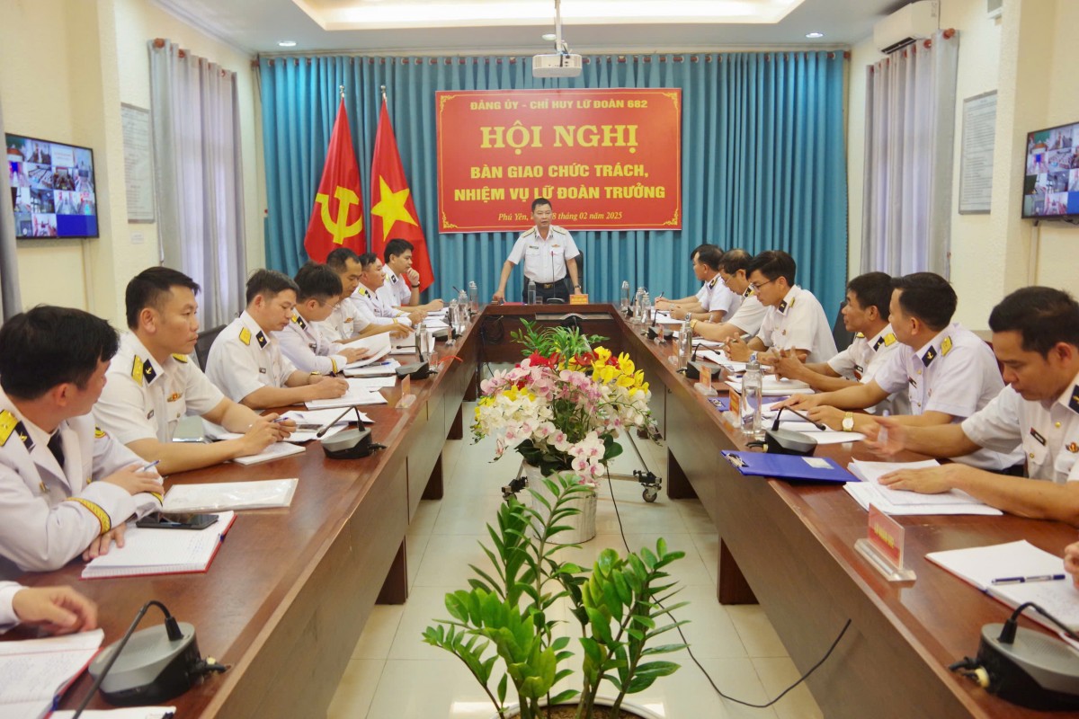 Lữ đoàn 682: Bàn giao chức trách, nhiệm vụ Lữ đoàn trưởng Lữ đoàn 682: Bàn giao chức trách, nhiệm vụ Lữ đoàn trưởng