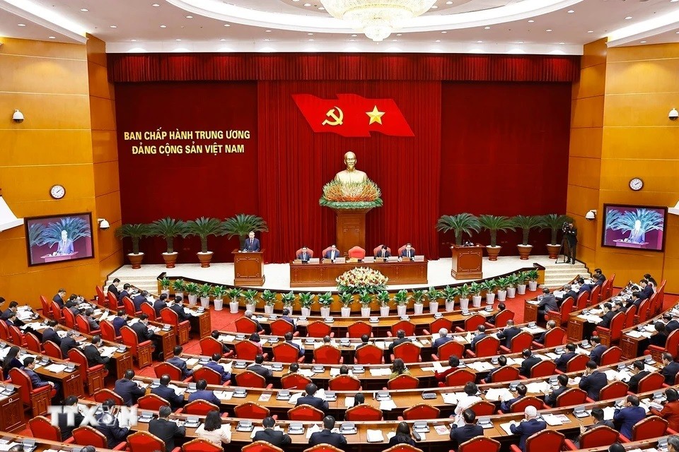 Bộ Chính trị, Ban Bí thư về triển khai nghiên cứu, đề xuất tiếp tục sắp xếp tổ chức bộ máy Bộ Chính trị, Ban Bí thư về triển khai nghiên cứu, đề xuất tiếp tục sắp xếp tổ chức bộ máy