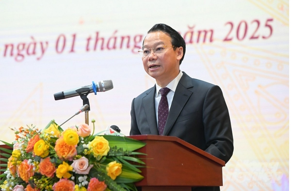 Bộ trưởng Đỗ Đức Duy đánh giá cao tinh thần hy sinh lợi ích cá nhân, đặt lợi ích chung lên cao nhất của tập thể cán bộ, công nhân viên, người lao động. Ảnh: Tùng Đinh. Bộ trưởng Đỗ Đức Duy đánh giá cao tinh thần hy sinh lợi ích cá nhân, đặt lợi ích chung lên cao nhất của tập thể cán bộ, công nhân viên, người lao động. Ảnh: Tùng Đinh.