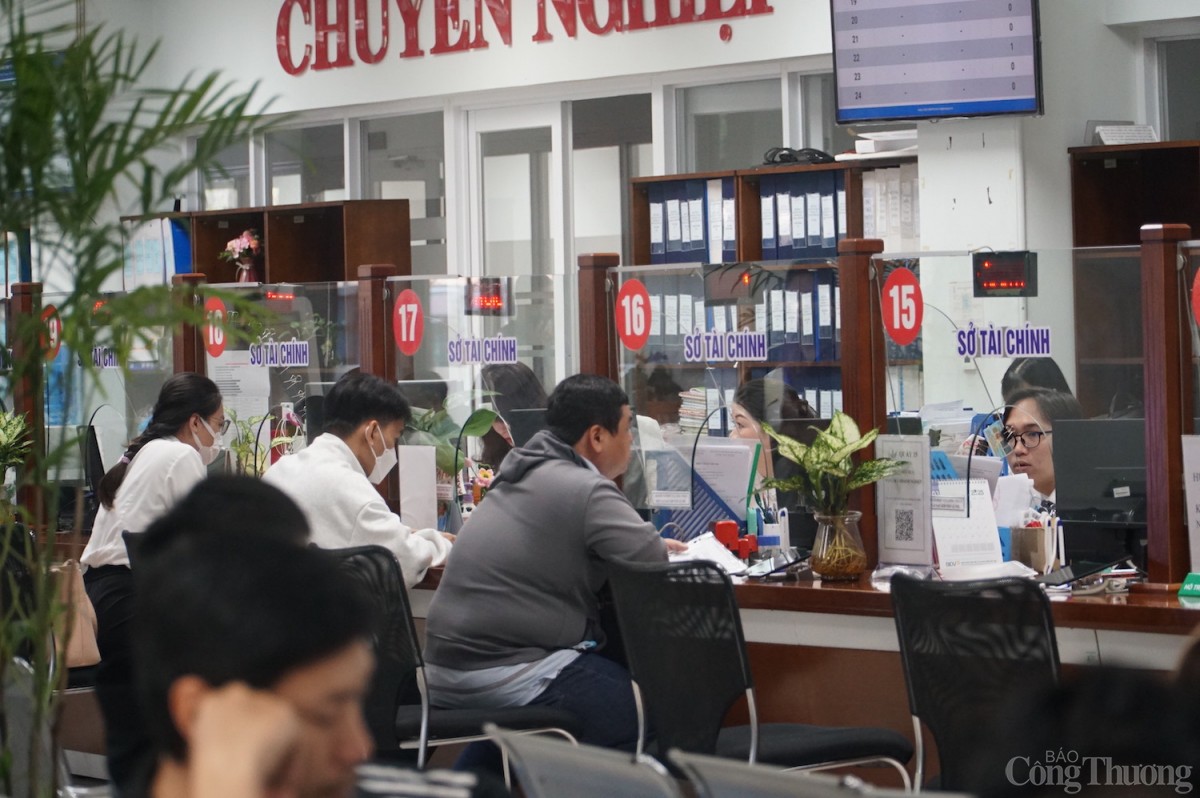 Khu vực làm việc của bộ phận một cửa Sở Kế hoạch và Đầu tư cũ (từ ô số 14 đến 18) đã được đổi tên thành Sở Tài chính