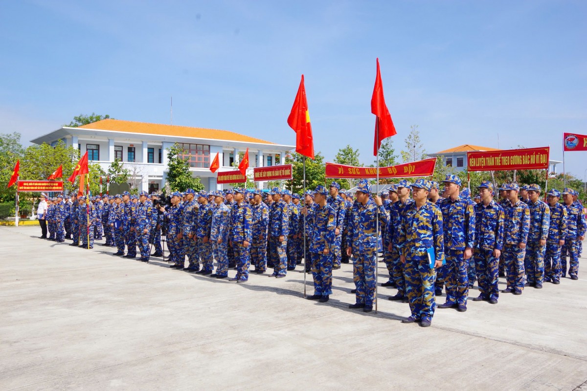 Quang cảnh buổi lễ ra quân huấn luyện năm 2025 Trung đoàn 451