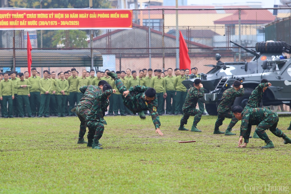 Biểu diễn võ thuật tại Lễ ra quân huấn luyện năm 2025. Ảnh: Thành Chung