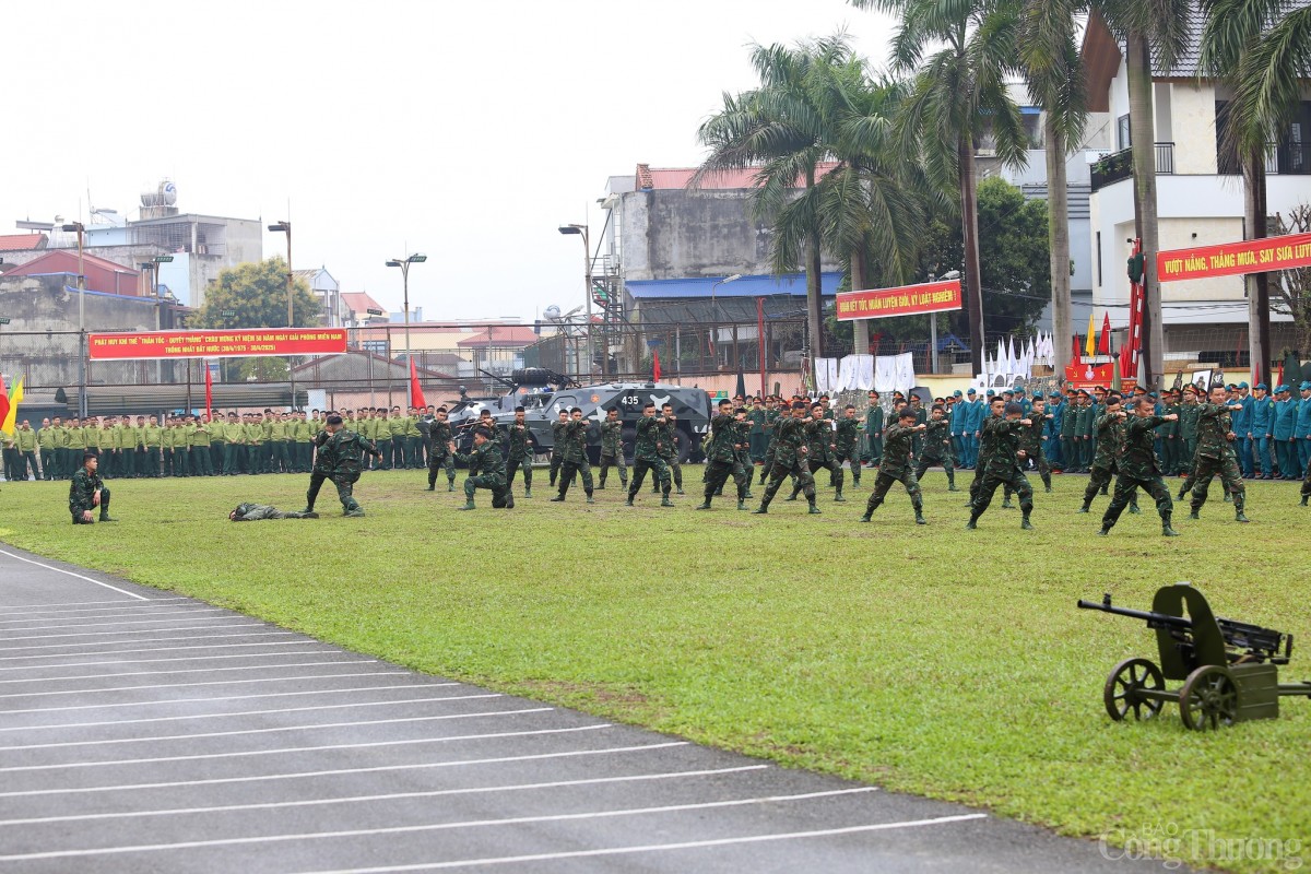 Biểu diễn võ thuật tại Lễ ra quân huấn luyện năm 2025. Ảnh: Thành Chung