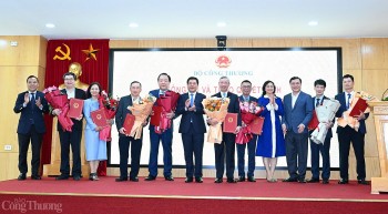 Tin nhân sự 4/3: Công tác cán bộ Bộ Công Thương, Bộ Xây dựng và Bộ Y tế