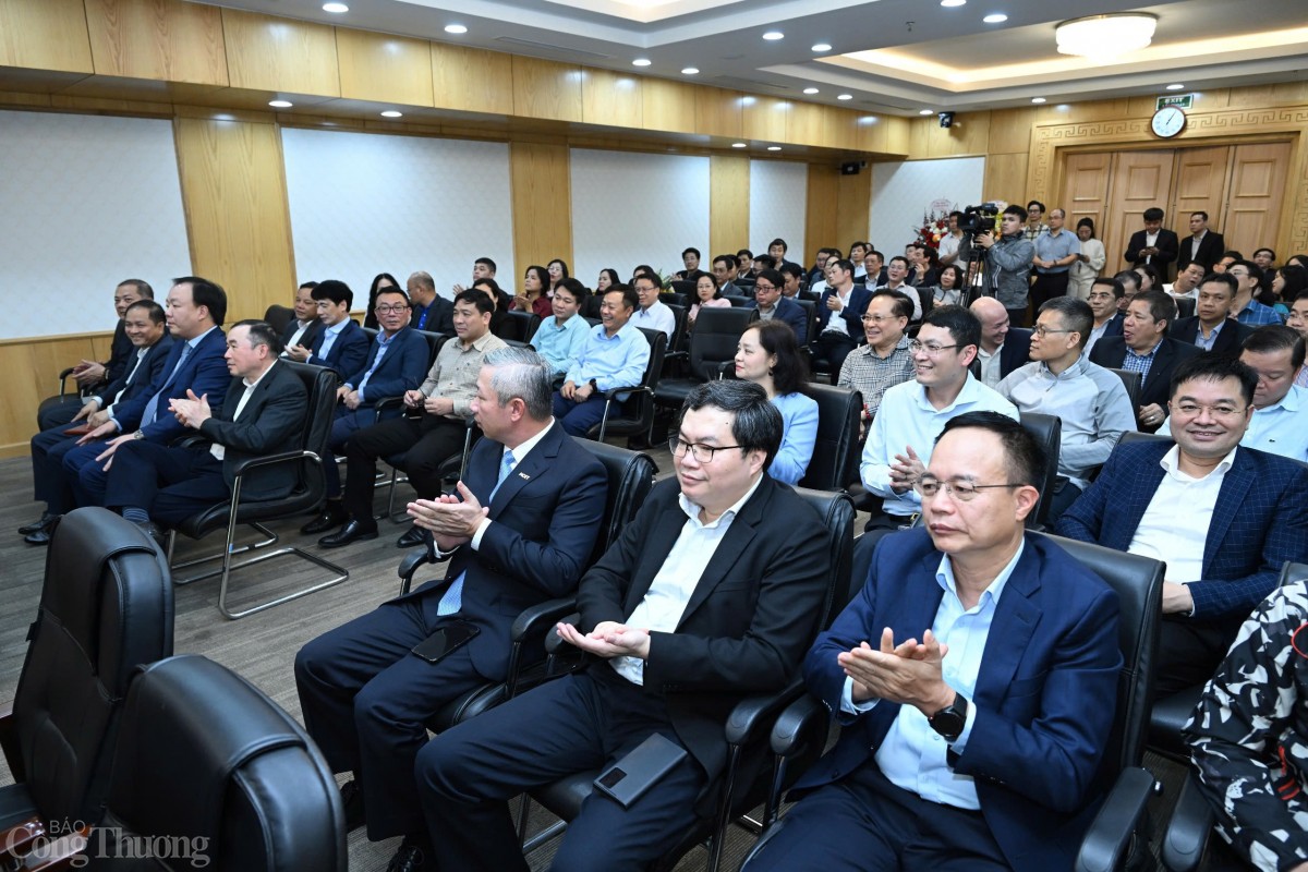 Các đại biểu tham dự hội nghị. Ảnh: Cấn Dũng