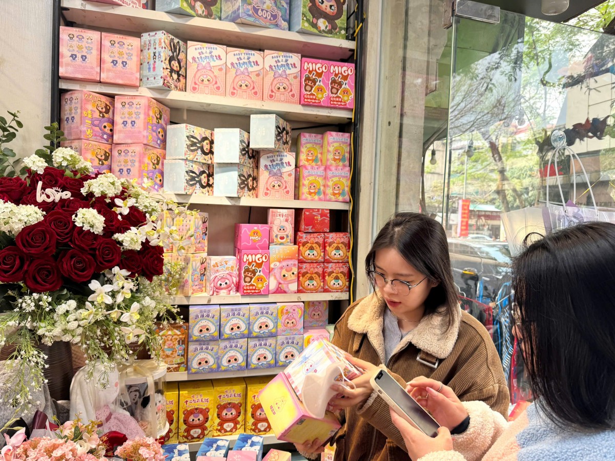 Mặt hàng Babythree được nhiều người săn đón. Ảnh: Huyền Trang Mặt hàng Babythree được nhiều người săn đón. Ảnh: Huyền Trang