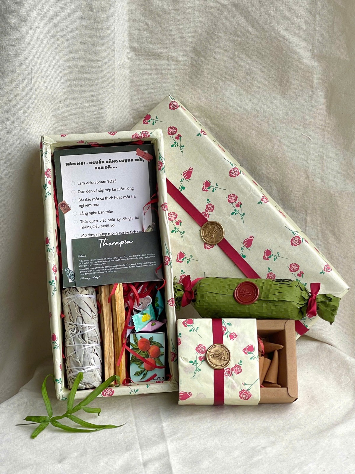 Hộp quà trầm hương là sự lựa chọn sáng tạo cho ngày Quốc tế Phụ nữ. Ảnh: NVCC Hộp quà trầm hương là sự lựa chọn sáng tạo cho ngày Quốc tế Phụ nữ. Ảnh: NVCC