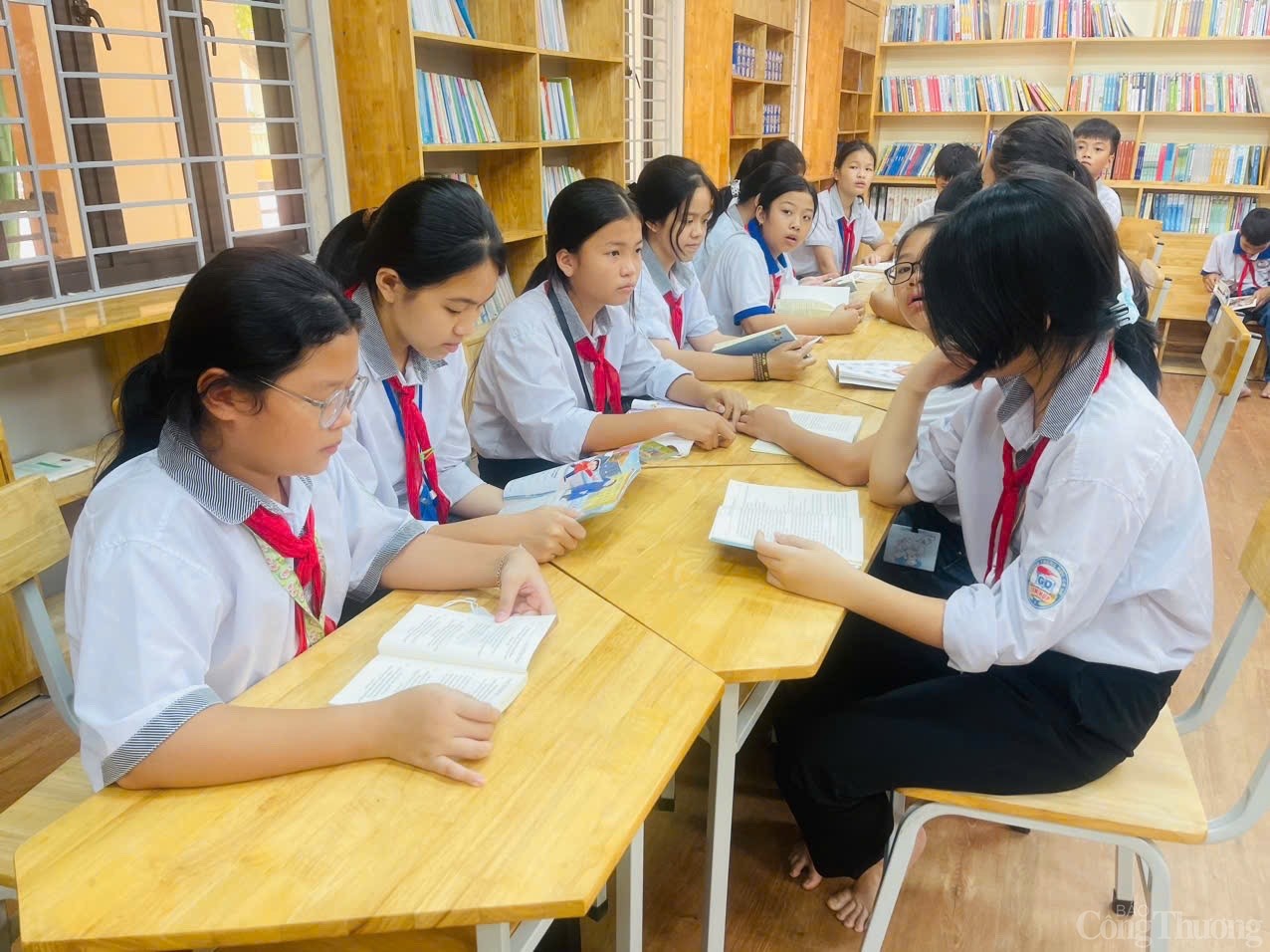 Miễn học phí: Hiện thực hóa quốc sách hàng đầu Miễn học phí: Hiện thực hóa quốc sách hàng đầu