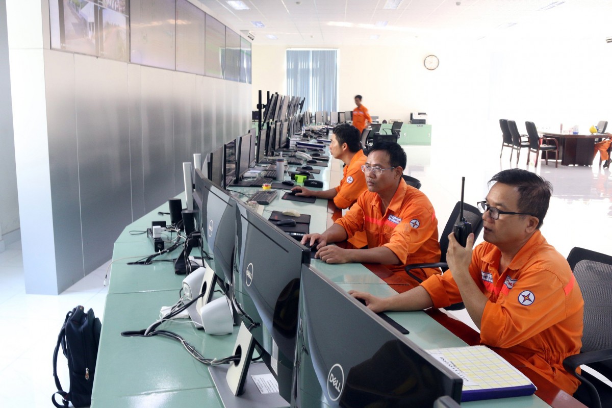 Vận hành hệ thống sản xuất điện tại Công ty CP Nhiệt điện Bà Rịa. Ảnh: Phú Xuân Vận hành hệ thống sản xuất điện tại Công ty CP Nhiệt điện Bà Rịa. Ảnh: Phú Xuân