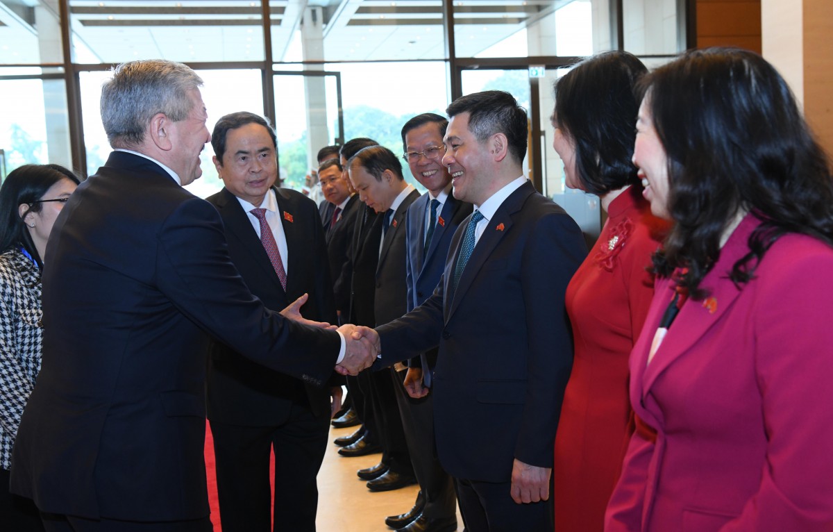 Chủ tịch Quốc hội đề nghị Việt Nam - Kyrgyzstan đẩy mạnh hợp Chủ tịch Quốc hội đề nghị Việt Nam - Kyrgyzstan đẩy mạnh hợp