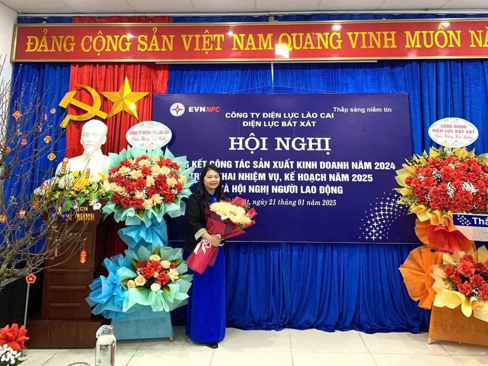 PC Lào Cai: Nữ công nhân đầu tiên đảm nhận trực ca PC Lào Cai: Nữ công nhân đầu tiên đảm nhận trực ca