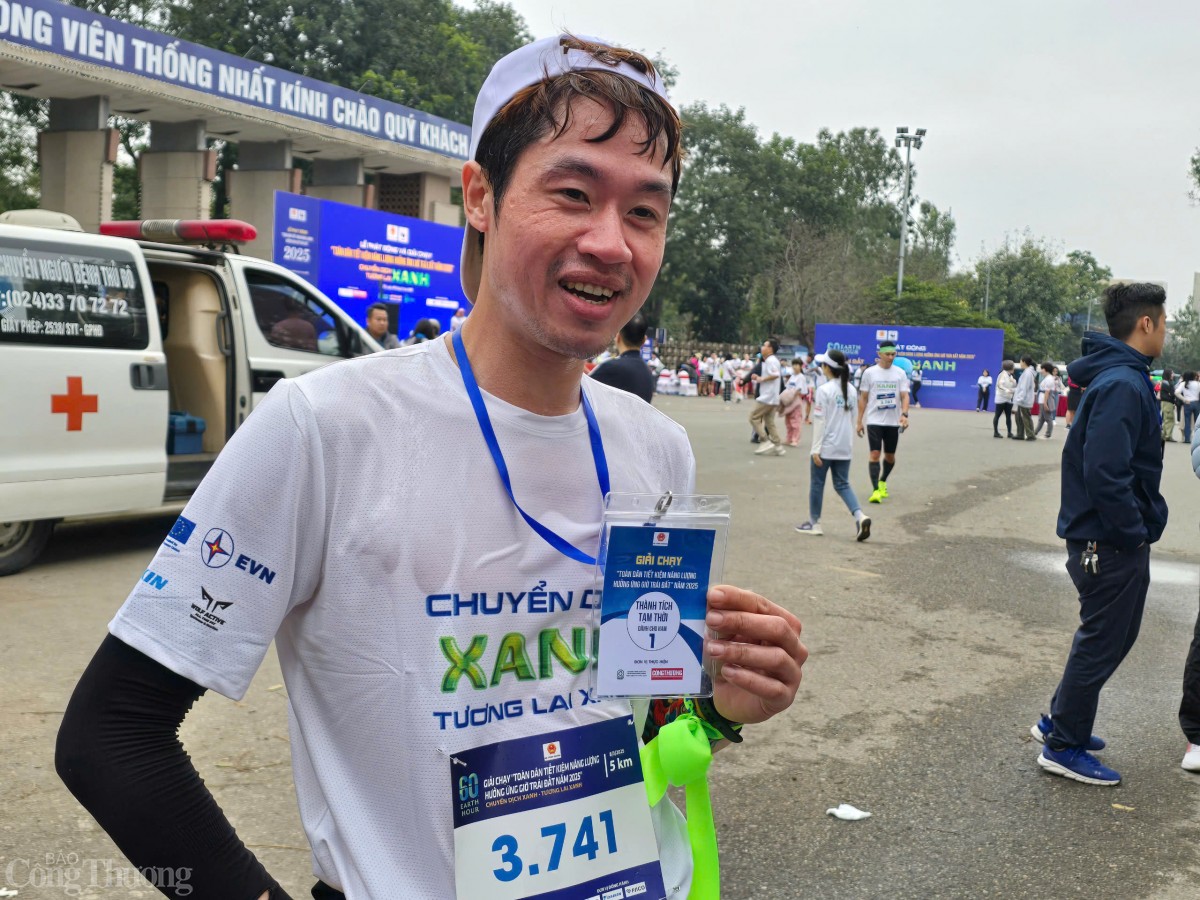 Cán bộ EVN giành giải Nhất chạy hưởng ứng Giờ Trái đất Cán bộ EVN giành giải Nhất chạy hưởng ứng Giờ Trái đất