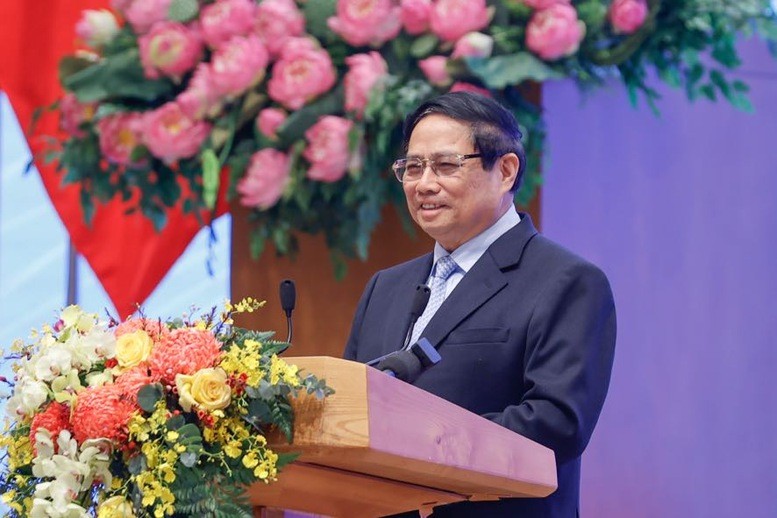 Thay mặt lãnh đạo Đảng, Nhà nước, Thủ tướng Phạm Minh Chính ghi nhận, đánh giá cao những đóng góp to lớn của các nữ Anh hùng lực lượng vũ trang, nữ Anh hùng lao động, nữ tướng, các nhà khoa học nữ trong suốt thời gian qua - Ảnh: VGP/Nhật Bắc Thay mặt lãnh đạo Đảng, Nhà nước, Thủ tướng Phạm Minh Chính ghi nhận, đánh giá cao những đóng góp to lớn của các nữ Anh hùng lực lượng vũ trang, nữ Anh hùng lao động, nữ tướng, các nhà khoa học nữ trong suốt thời gian qua - Ảnh: VGP/Nhật Bắc