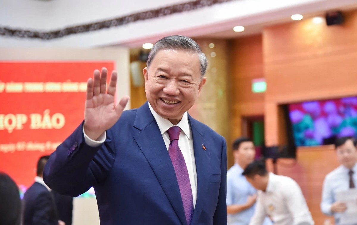 Tổng Bí thư Tô Lâm và Phu nhân lên đường thăm Indonesia, Singapore và Ban Thư ký ASEAN Tổng Bí thư Tô Lâm và Phu nhân lên đường thăm Indonesia, Singapore và Ban Thư ký ASEAN