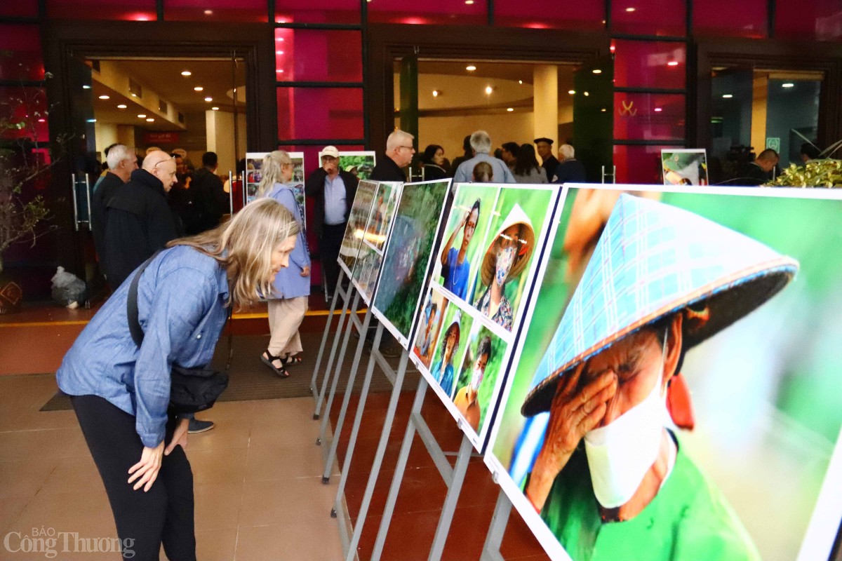 Người dân làng Nủ chia sẻ khoảnh khắc vượt bão Yagi