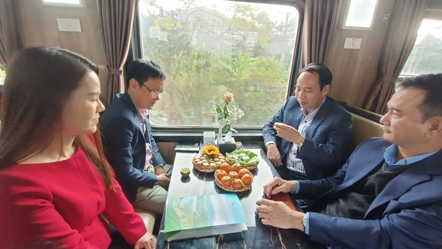 Tuyến tàu kết nối Hà Nội – Thái Nguyên góp phần đẩy mạnh phát triển du lịch và văn hóa trà. Tuyến tàu kết nối Hà Nội – Thái Nguyên góp phần đẩy mạnh phát triển du lịch và văn hóa trà.