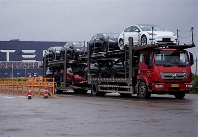 Doanh số xe điện và xe hybrid sạc điện của Trung Quốc tăng 79,7%, chiếm 48,8% tổng doanh số ô tô trong tháng trước, mặc dù vẫn chưa vượt qua doanh số xe sử dụng xăng trong 3 tháng liên tiếp Ảnh minh họa.