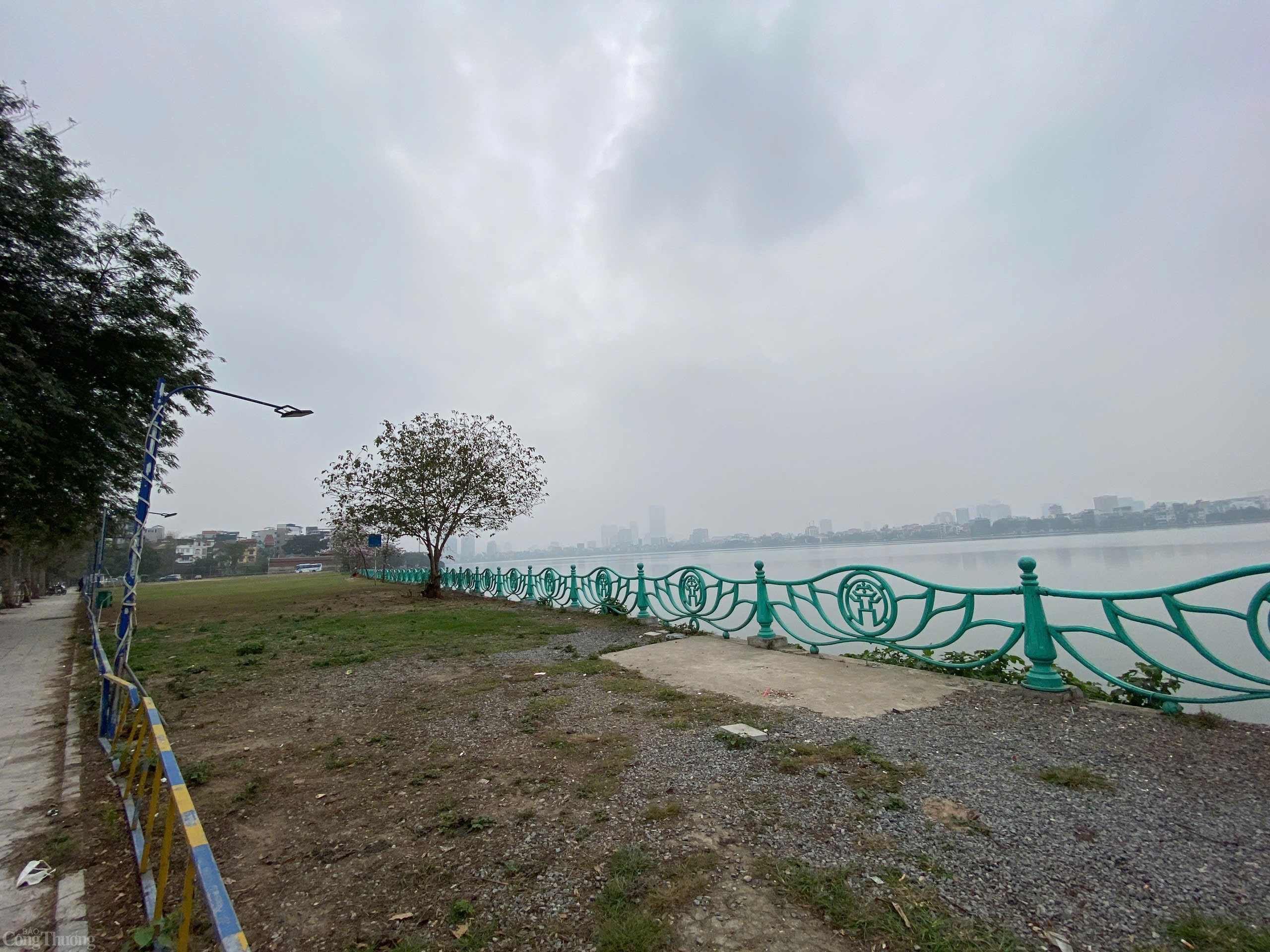 Bãi đất trống này dự kiến là nơi xây dựng bến thủy nội địa.  