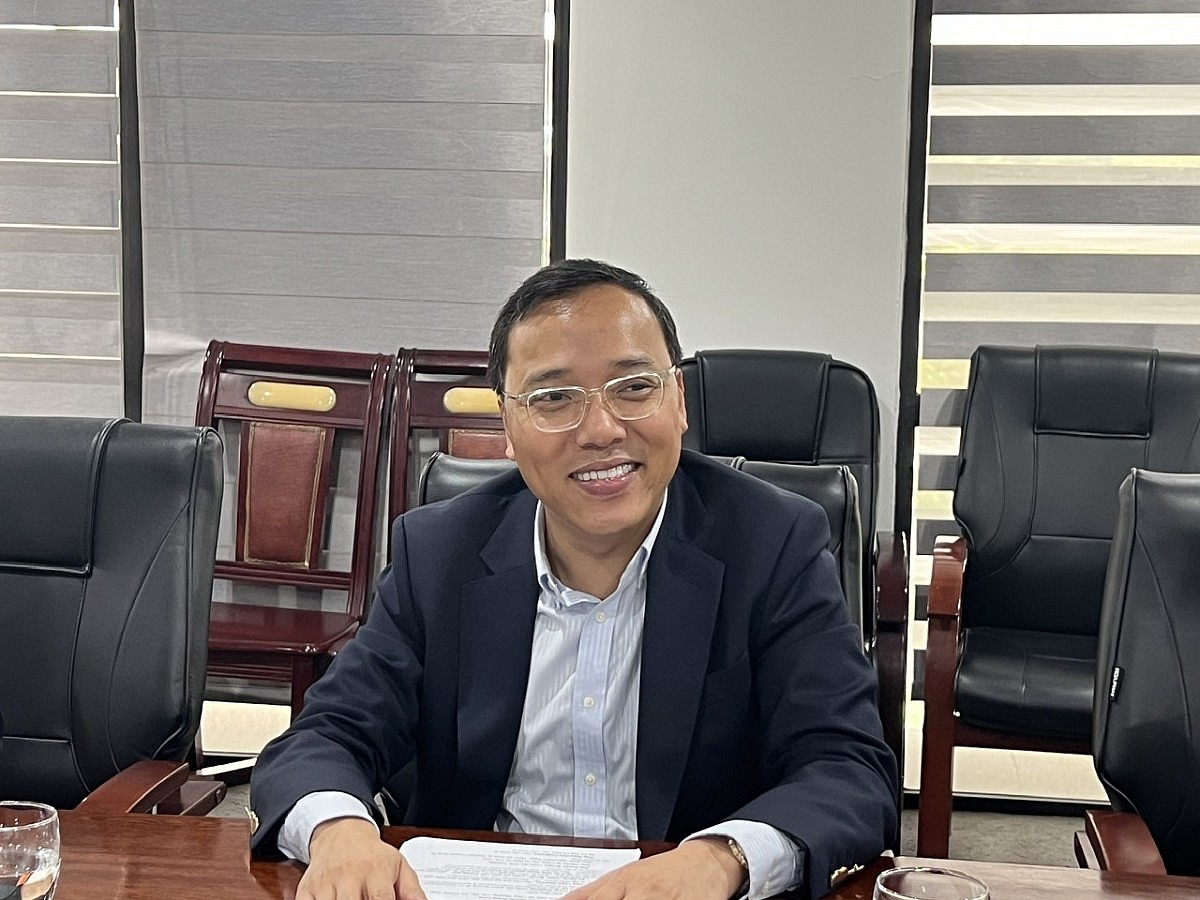 Thứ trưởng Nguyễn Hoàng Long làm việc với Tập đoàn Điện lực Pháp Thứ trưởng Nguyễn Hoàng Long làm việc với Tập đoàn Điện lực Pháp