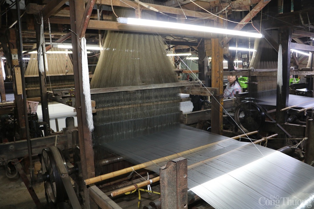 Thăm làng lụa đầu tiên của Việt Nam lọt top thế giới