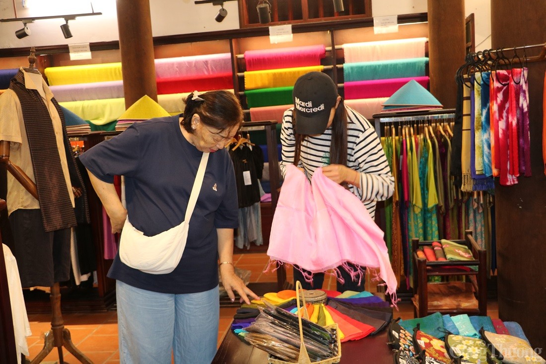 Thăm làng lụa đầu tiên của Việt Nam lọt top thế giới