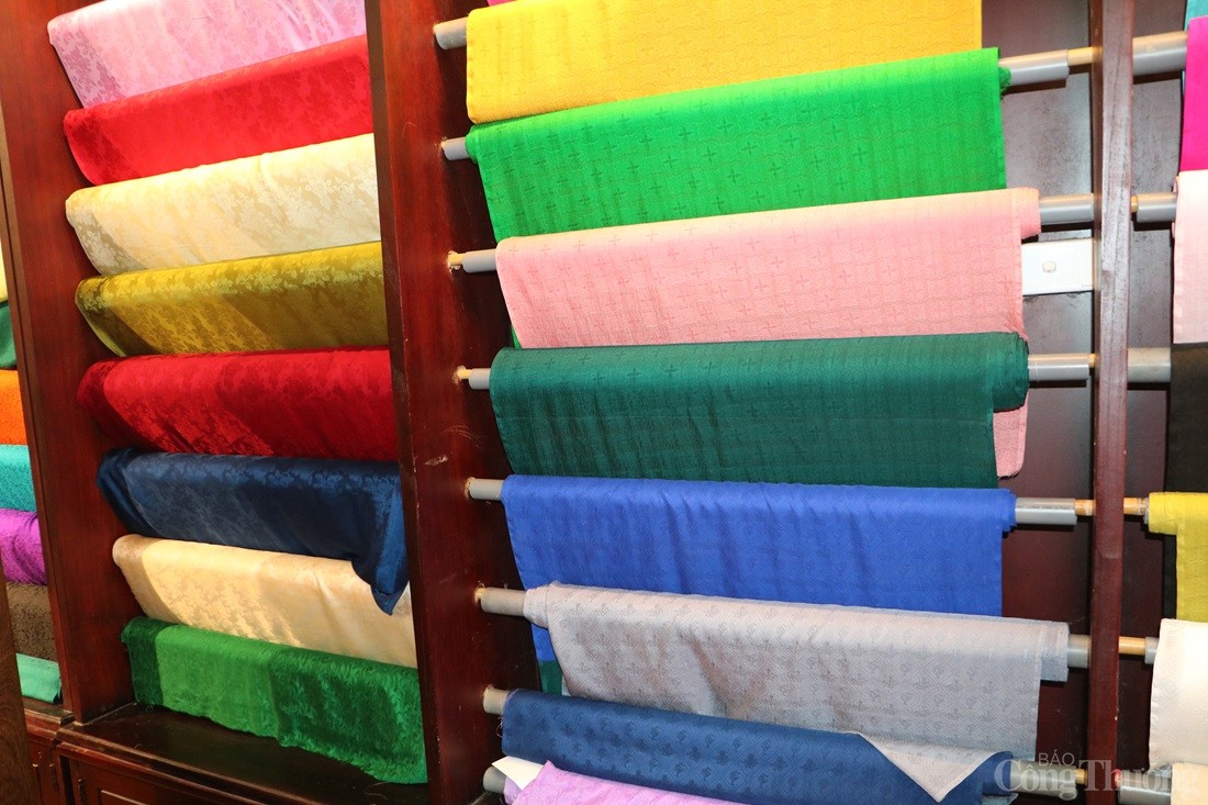 Thăm làng lụa đầu tiên của Việt Nam lọt top thế giới