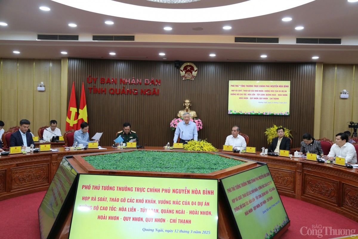 Phó Thủ tướng Thường trực Chính Phủ Nguyễn Hòa Bình chủ trì buổi làm việc tháo gỡ khó khăn, vướng mắc 4 dự án cao tốc đi qua các địa phương từ Đà Nẵng đến Phú Yên Phó Thủ tướng Thường trực Chính Phủ Nguyễn Hòa Bình chủ trì buổi làm việc tháo gỡ khó khăn, vướng mắc 4 dự án cao tốc đi qua các địa phương từ Đà Nẵng đến Phú Yên