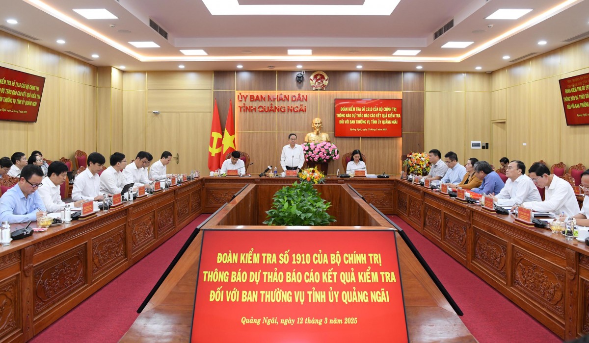 Chủ tịch Quốc hội Trần Thanh Mẫn - Trưởng Đoàn Kiểm tra 1910 của Bộ Chính trị đã chủ trì buổi làm việc giữa Đoàn kiểm tra với Ban Thường vụ Tỉnh uỷ Quảng Ngãi. Ảnh: Lâm Hiển Chủ tịch Quốc hội Trần Thanh Mẫn - Trưởng Đoàn Kiểm tra 1910 của Bộ Chính trị đã chủ trì buổi làm việc giữa Đoàn kiểm tra với Ban Thường vụ Tỉnh uỷ Quảng Ngãi. Ảnh: Lâm Hiển