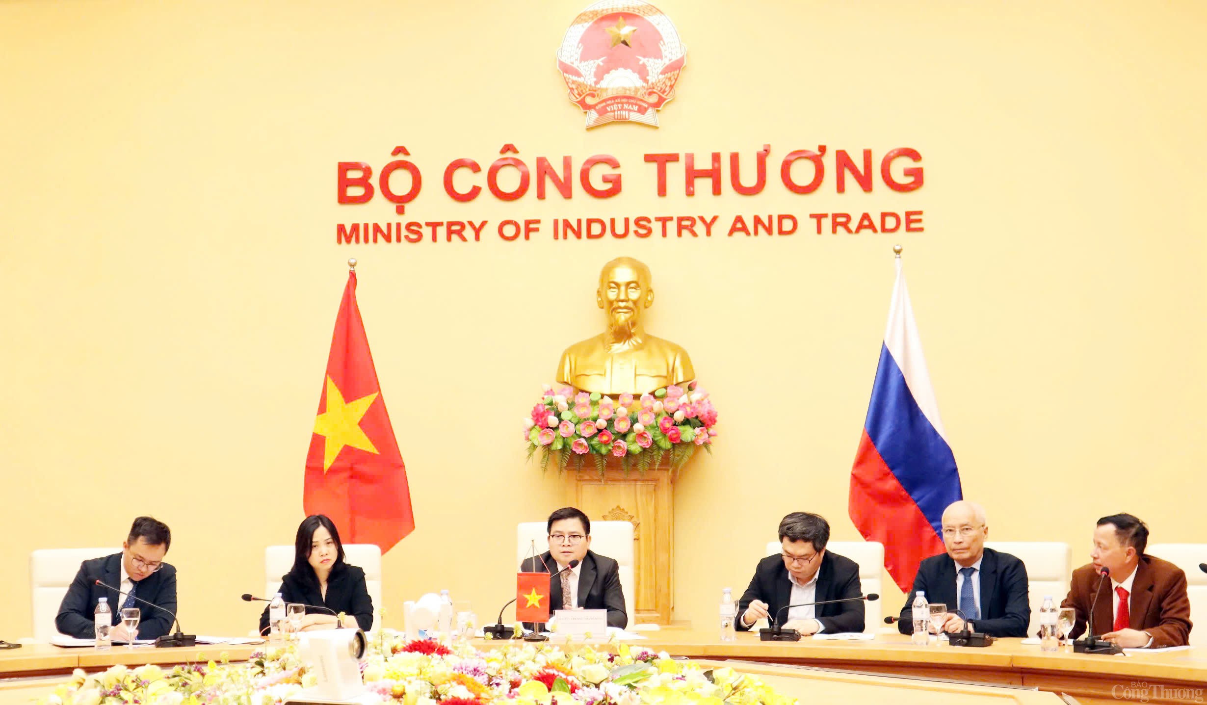 Thứ trưởng Trương Thanh Hoài làm việc với tỉnh Kaluga, Nga