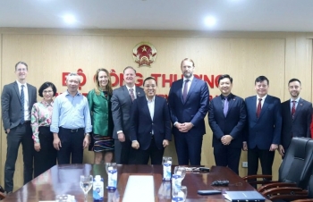 Thứ trưởng Nguyễn Hoàng Long làm việc với Tập đoàn Pacifico Energy