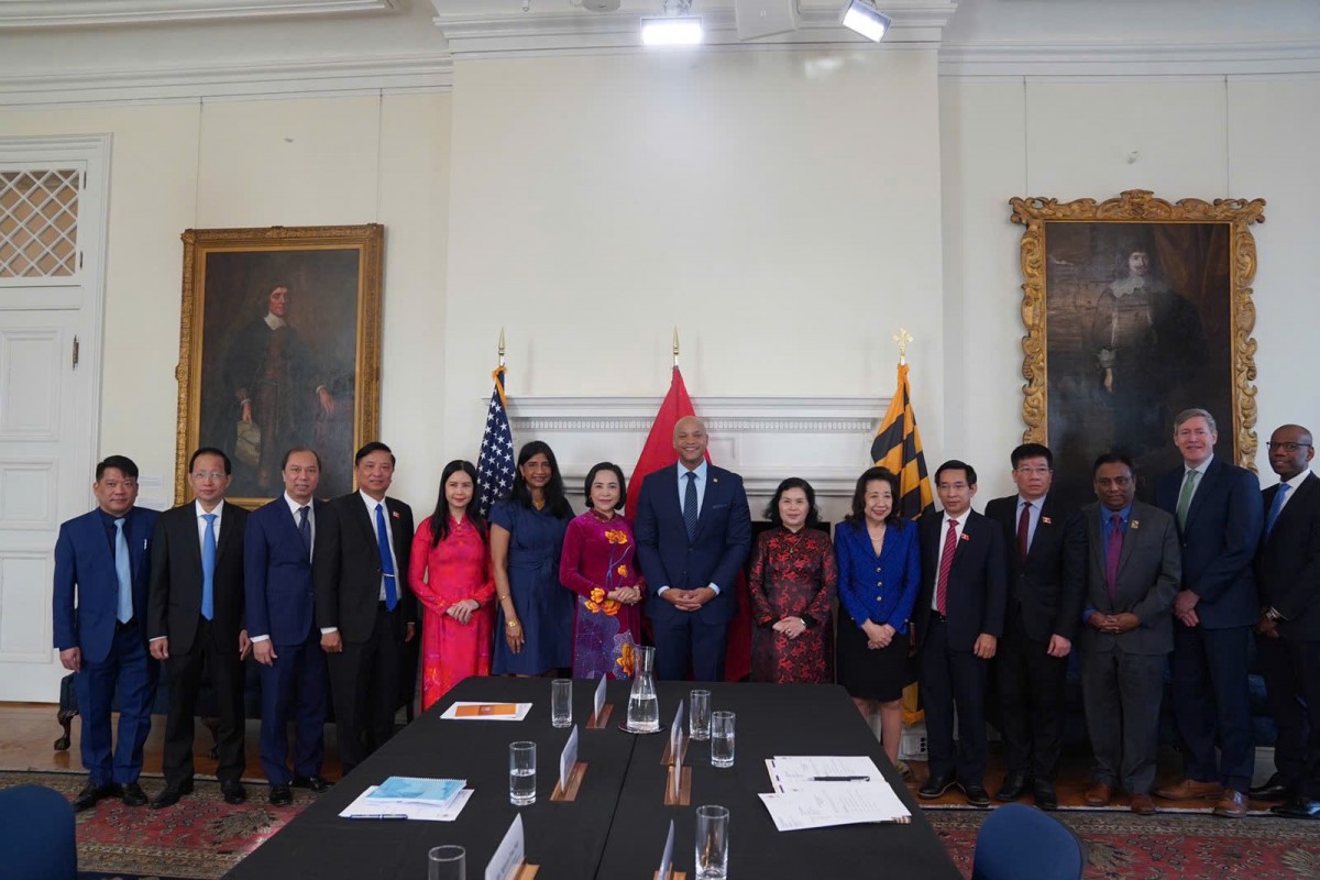 Phó Chủ tịch Quốc hội Nguyễn Thị Thanh gặp Thống đốc bang Wes Moore cùng nhiều quan chức chủ chốt thuộc chính quyền bang Phó Chủ tịch Quốc hội Nguyễn Thị Thanh gặp Thống đốc bang Wes Moore cùng nhiều quan chức chủ chốt thuộc chính quyền bang