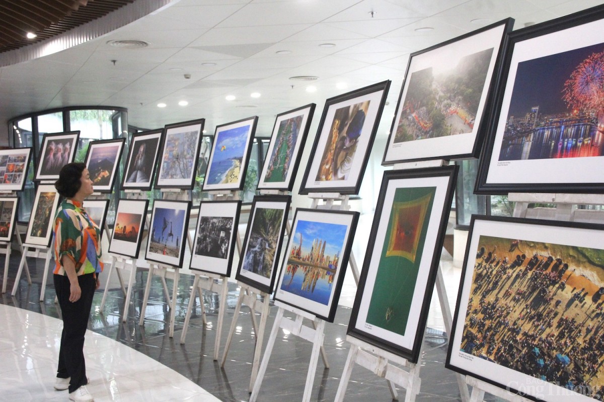 Hơn 130 tác phẩm nghệ thuật được trưng bày tại buổi triển lãm