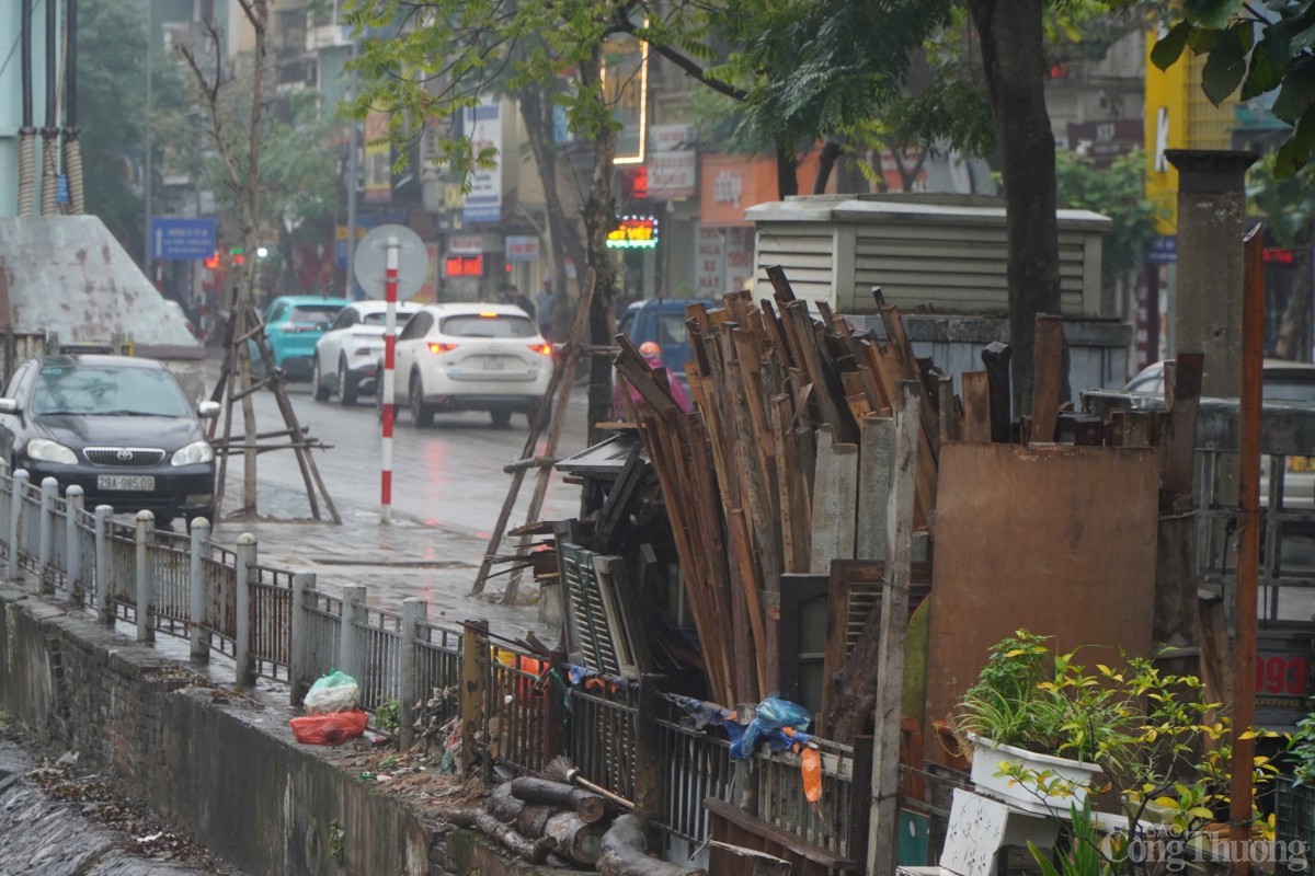 Những đoạn lan can 'có như không' dọc bờ sông Hà Nội