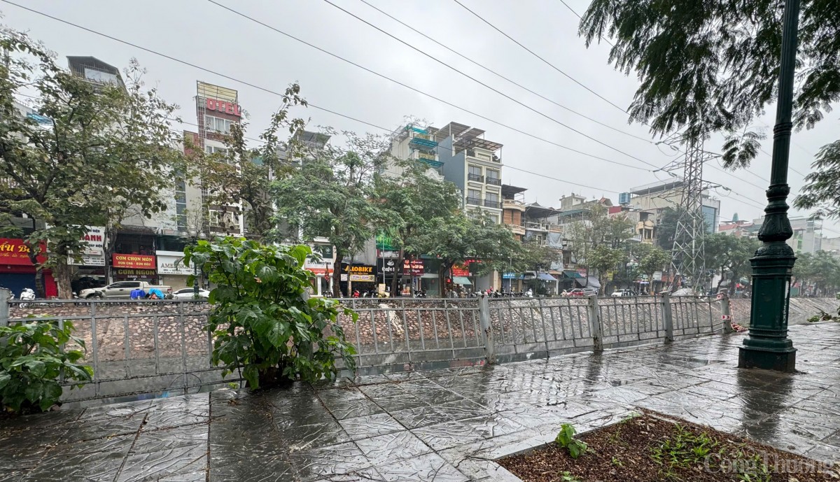 Những đoạn lan can 'có như không' dọc bờ sông Hà Nội