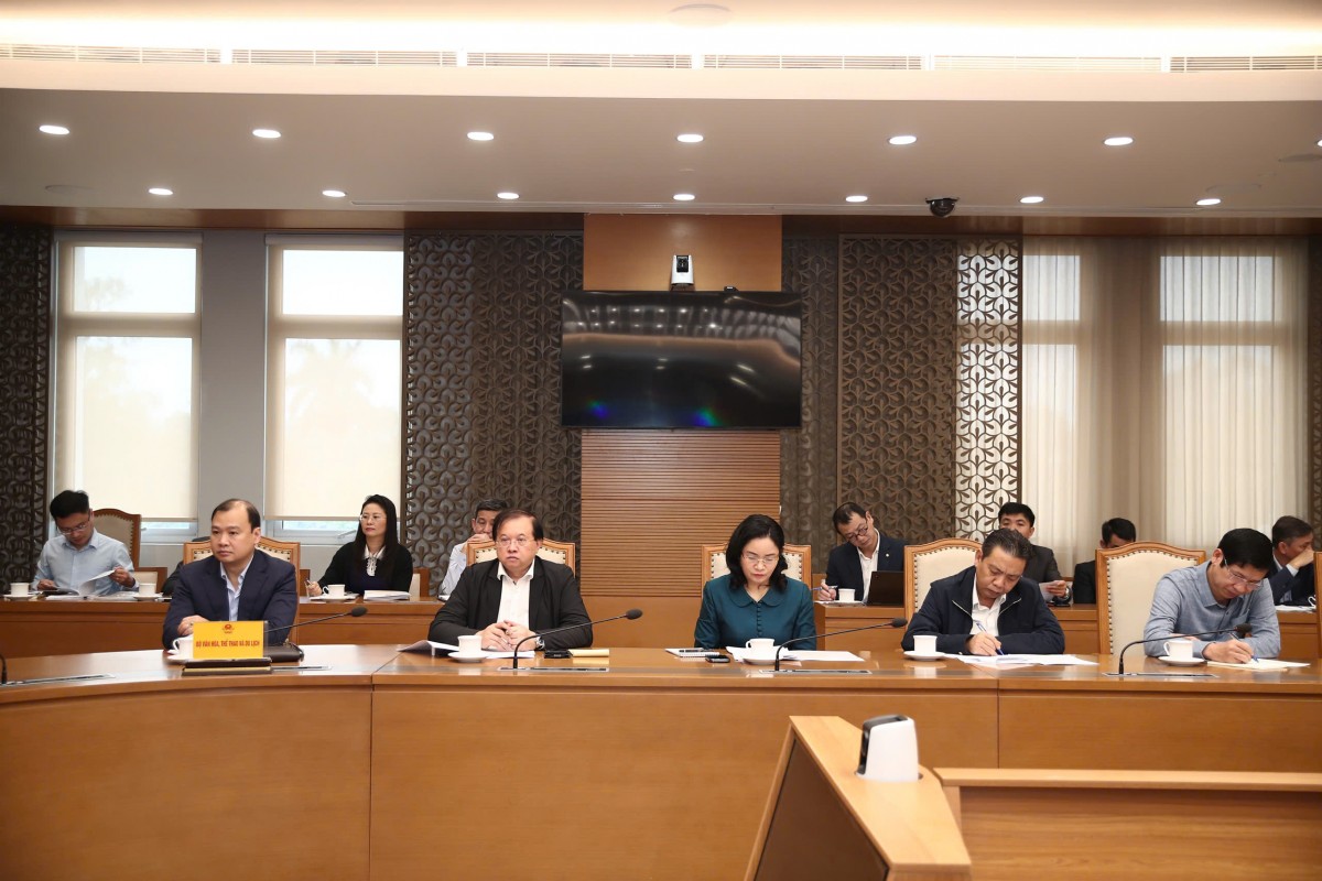 Lãnh đạo các đơn vị thuộc Bộ VHTTDL dự cuộc họp. Lãnh đạo các đơn vị thuộc Bộ VHTTDL dự cuộc họp.