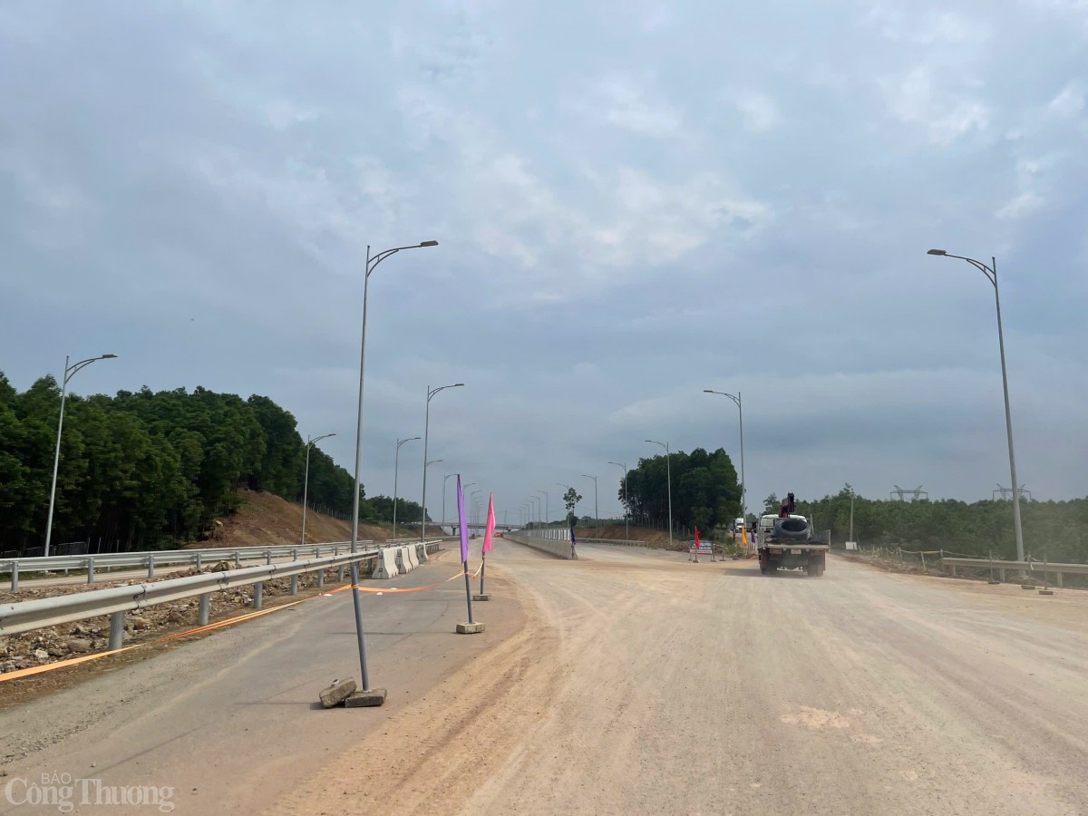 Cao tốc đoạn Quảng Bình- Quảng Trị: Cận cảnh trước ngày thông