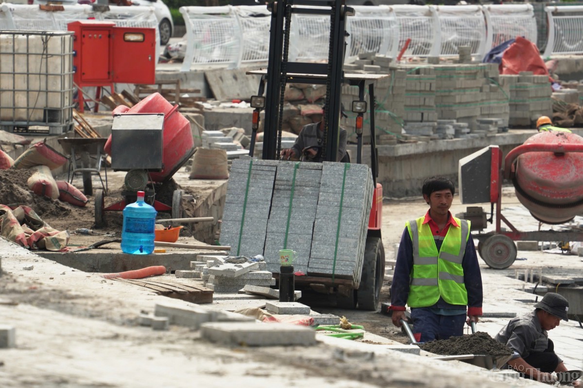 Hà Nội: Sân khấu nổi độc nhất dần thành hình