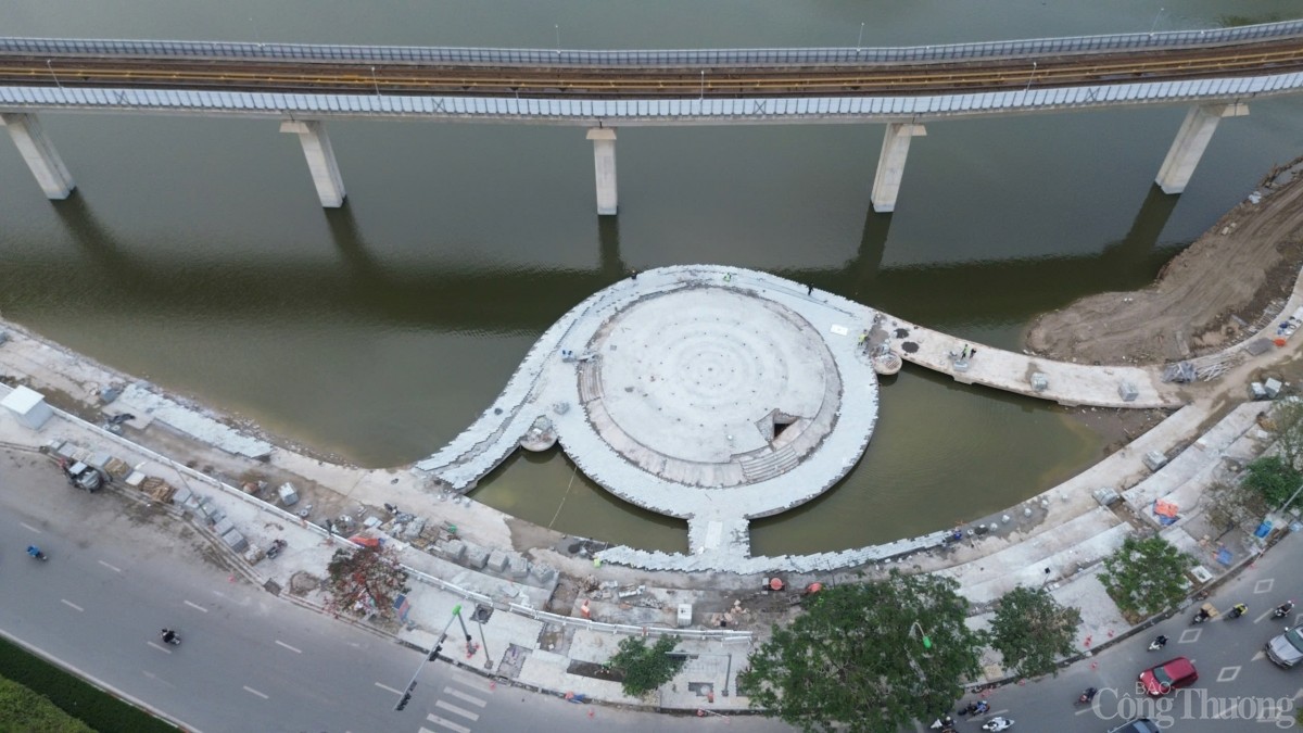 Hà Nội: Sân khấu nổi độc nhất dần thành hình