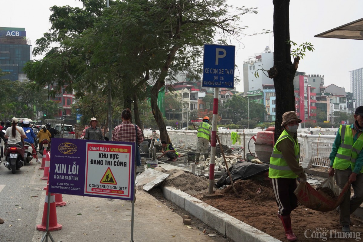 Hà Nội: Sân khấu nổi độc nhất dần thành hình