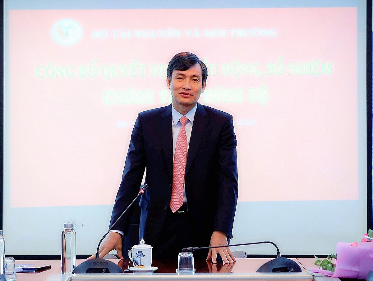 Thứ trưởng Trần Quý Kiên Thứ trưởng Trần Quý Kiên